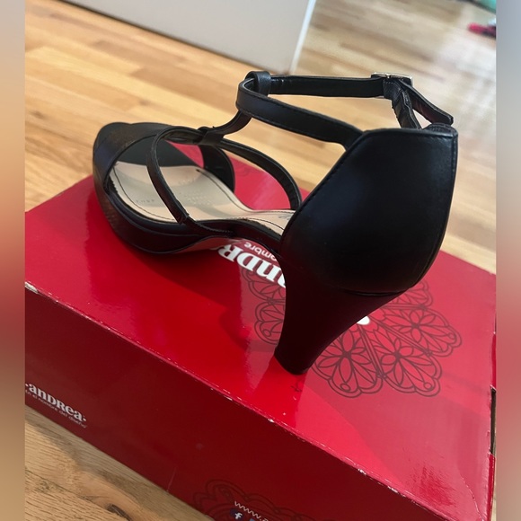 Andrea black heels. - Picture 2 of 6